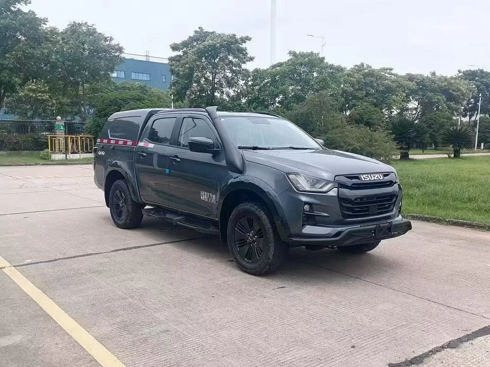 Captador Isuzu D-MAX modificado com dossel impermeável removível para armazenamento seguro de carga