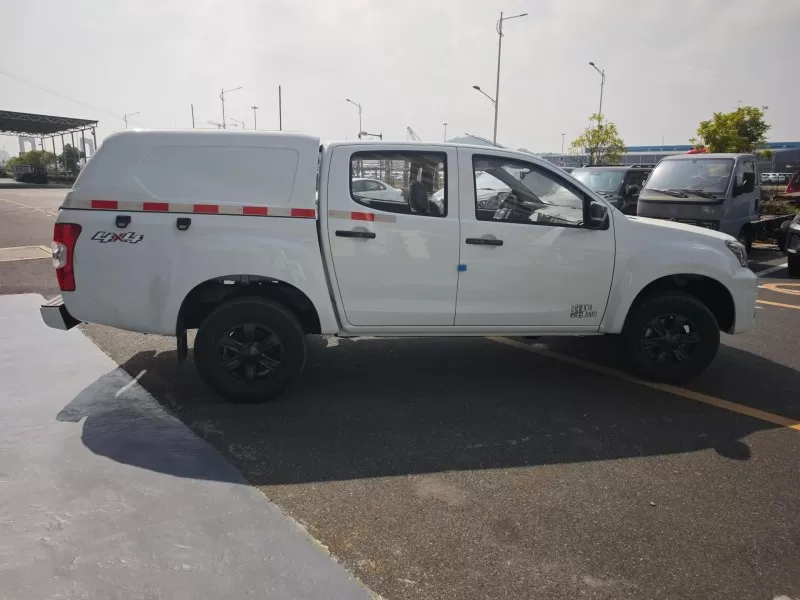 Isuzu RE-MAX Manual Diesel Pickup com tampa de carga removível