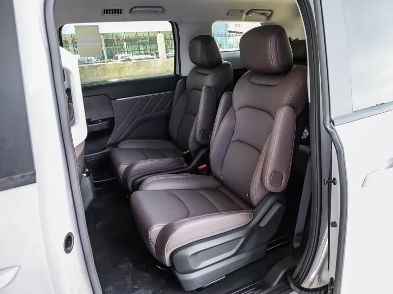 Wuling Starlight 730 2026 1.5T CVT Premium MPV de 7 lugares para transporte familiar e de passageiros