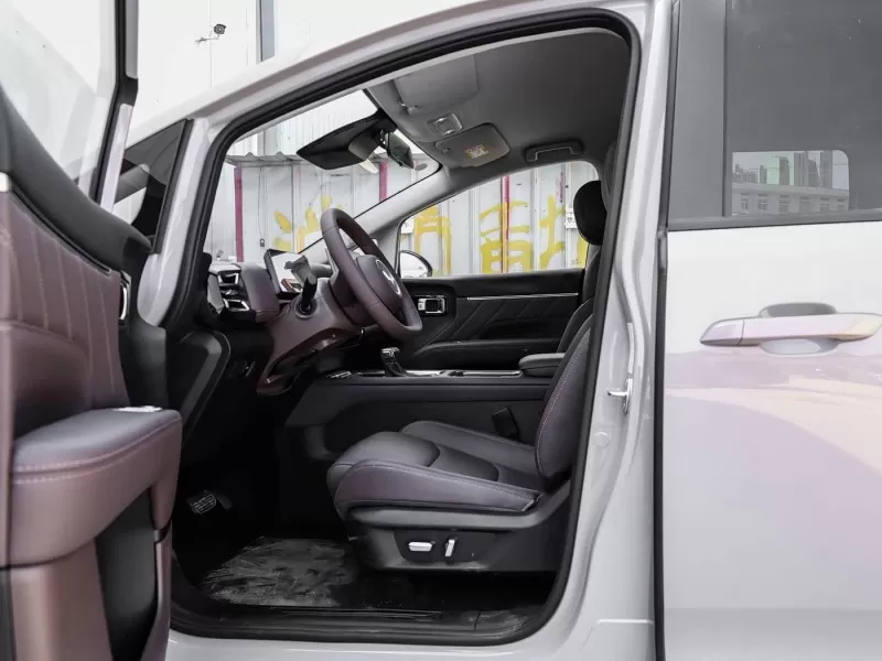 Wuling Starlight 730 2026 1.5T CVT Premium MPV de 7 lugares para transporte familiar e de passageiros