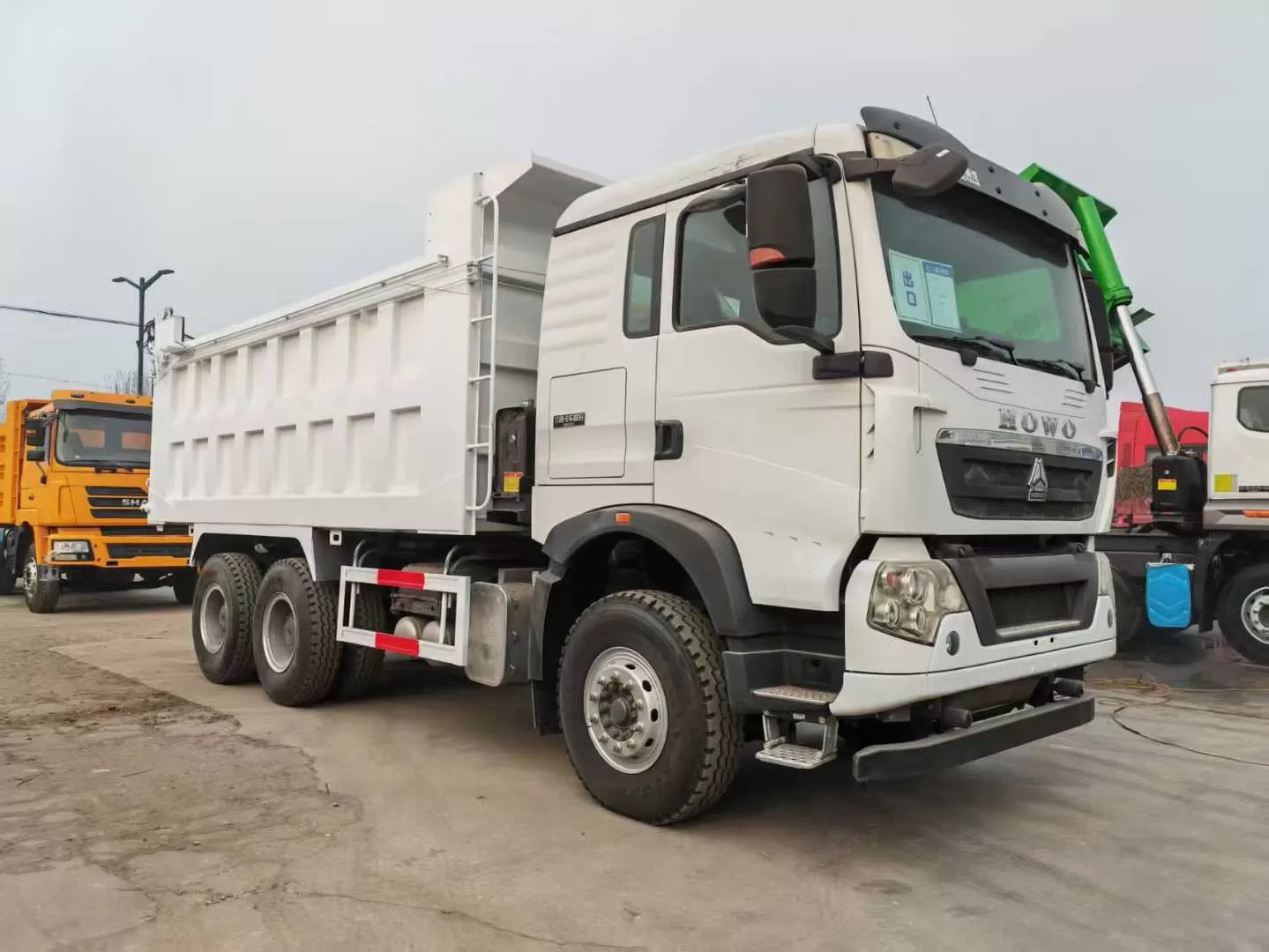 Caminhão basculante de engenharia Sinotruk Howo TX 6×4
