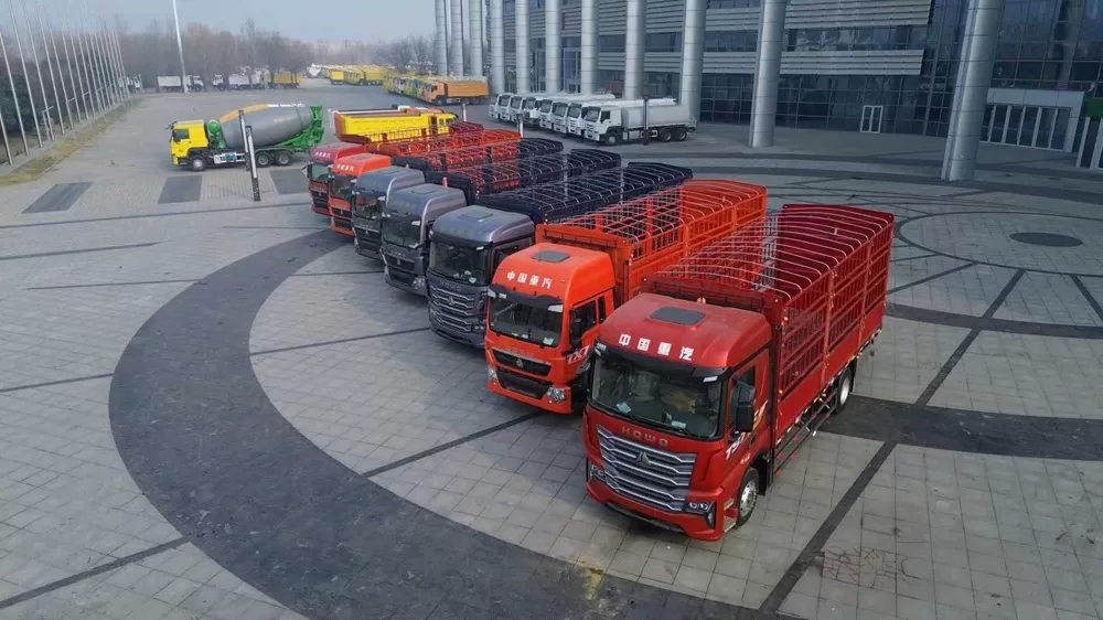 Caminhão de carga 4×2 Sinotruk Howo TX7 pro com estrutura de laje 250 cavalos de potência