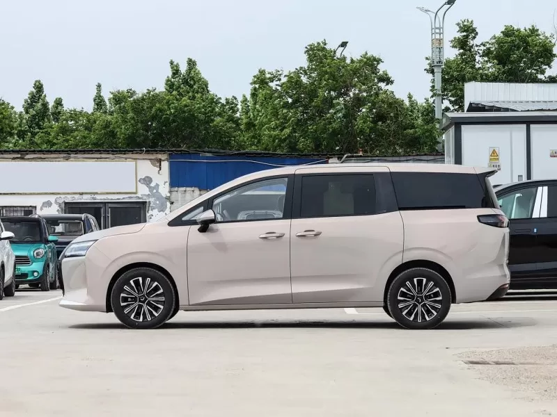 Wuling Starlight 730 2026 1.5T CVT Premium MPV de 7 lugares para transporte familiar e de passageiros